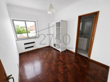 Apartamento T3 para Venda em Carcavelos e Parede