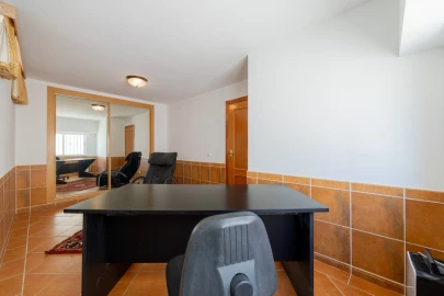 Moradia T5 para Venda em Quarteira