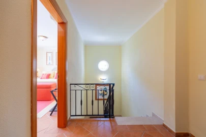 Moradia T5 para Venda em Quarteira