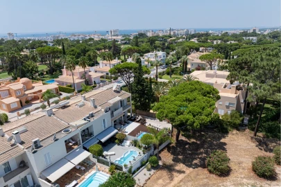 Moradia T5 para Venda em Quarteira