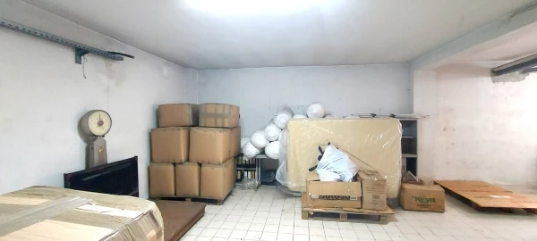 Armazém para Venda em Vila das Aves