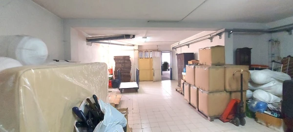 Armazém para Venda em Vila das Aves