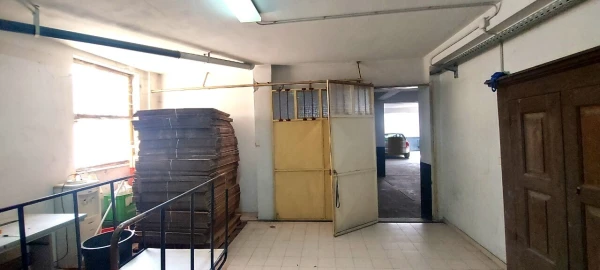 Armazém para Venda em Vila das Aves