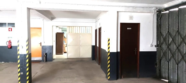 Armazém para Venda em Vila das Aves