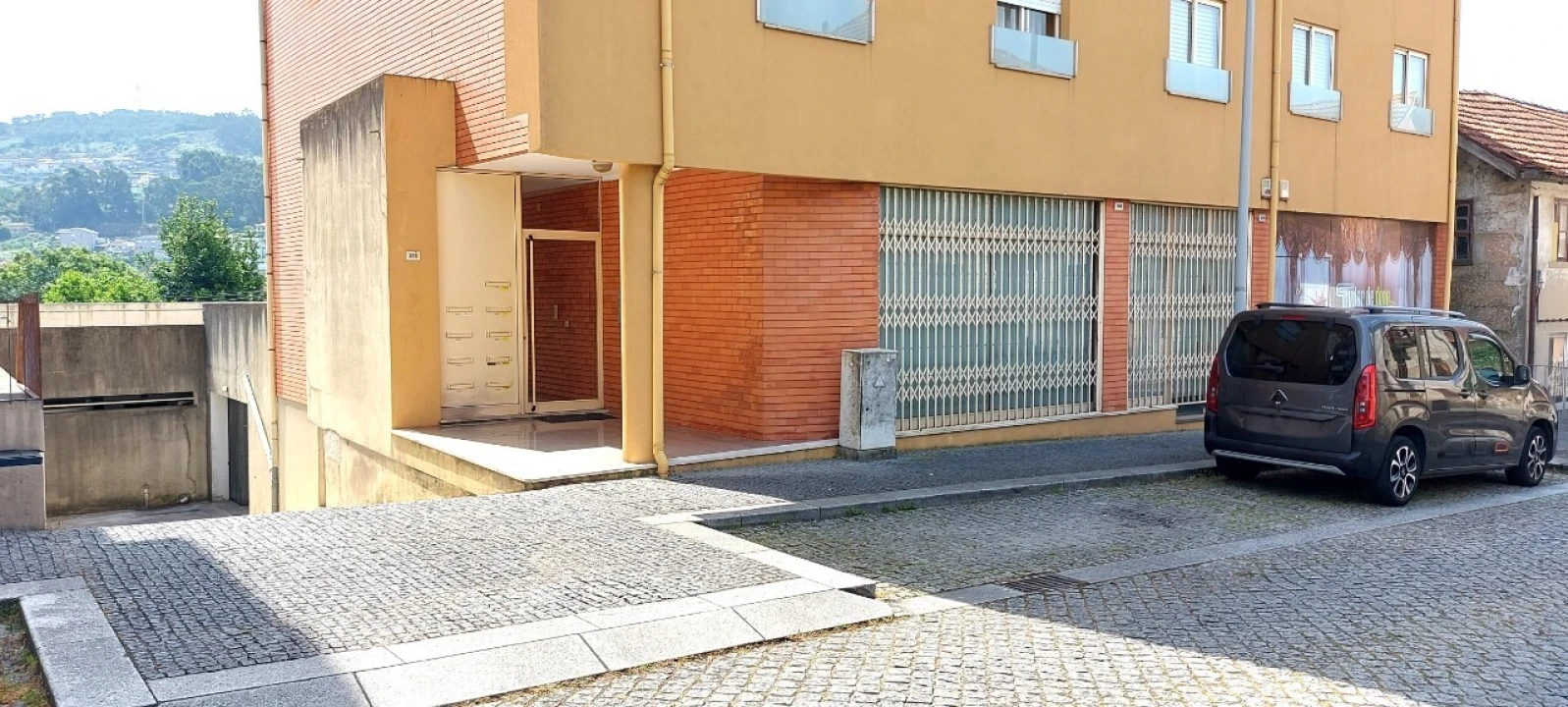 Armazém para Venda em Vila das Aves Foto 14