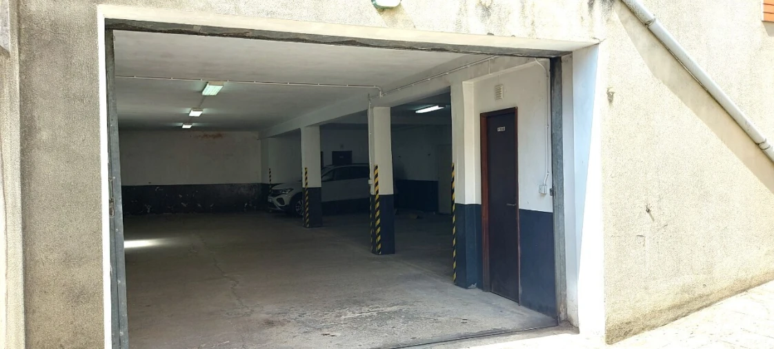 Armazém para Venda em Vila das Aves Foto 13