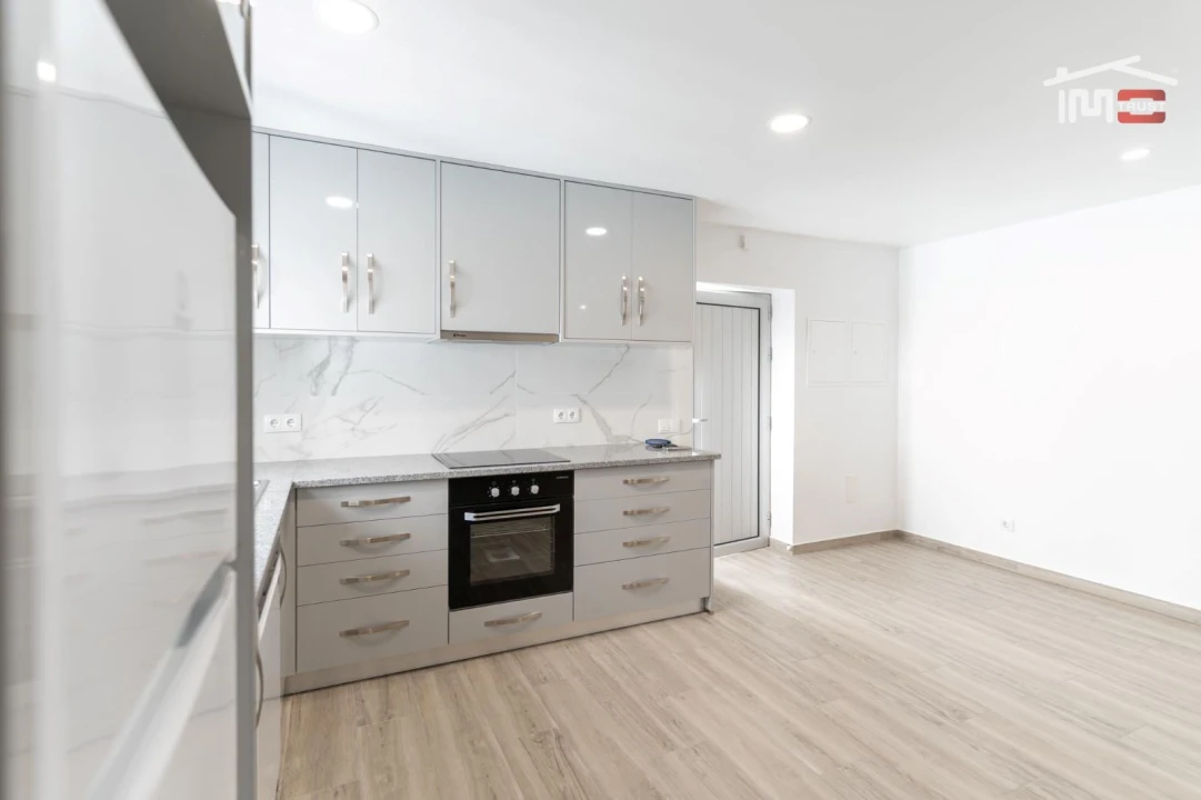 Apartamento T2 para Arrendamento em Fatima Foto 3