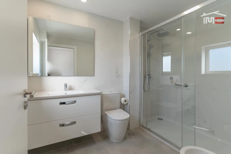 Apartamento T2 para Arrendamento em Fatima Foto 8