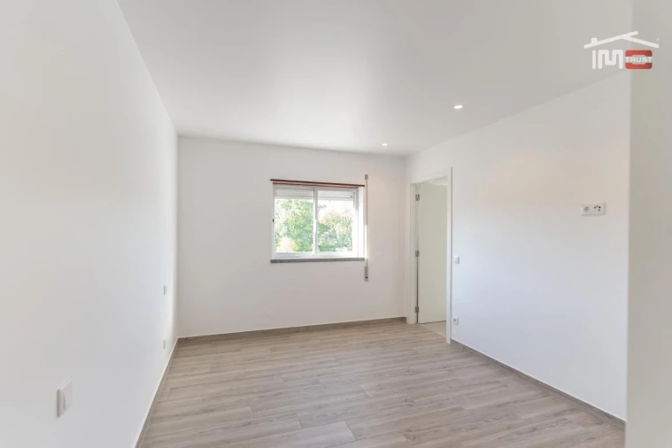 Apartamento T2 para Arrendamento em Fatima Foto 11