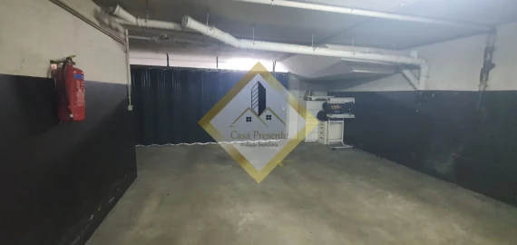 Garagem para Venda em Mafamude e Vilar do Paraíso