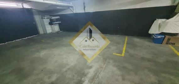 Garagem para Venda em Mafamude e Vilar do Paraíso