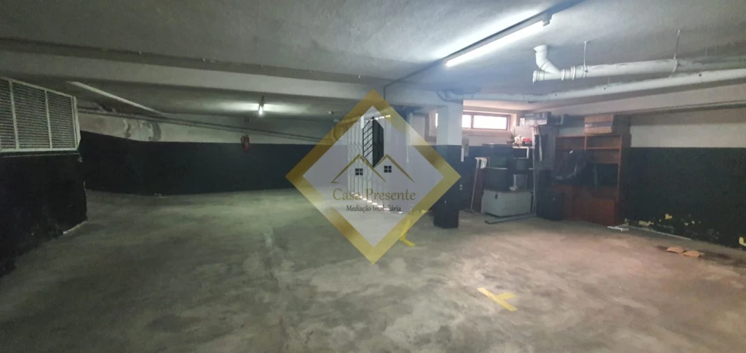Garagem para Venda em Mafamude e Vilar do Paraíso Foto 5