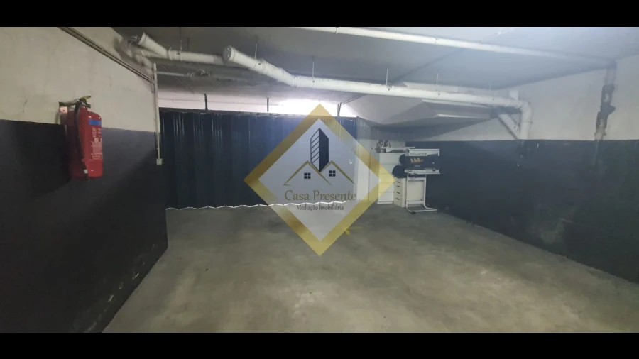 Garagem para Venda em Mafamude e Vilar do Paraíso