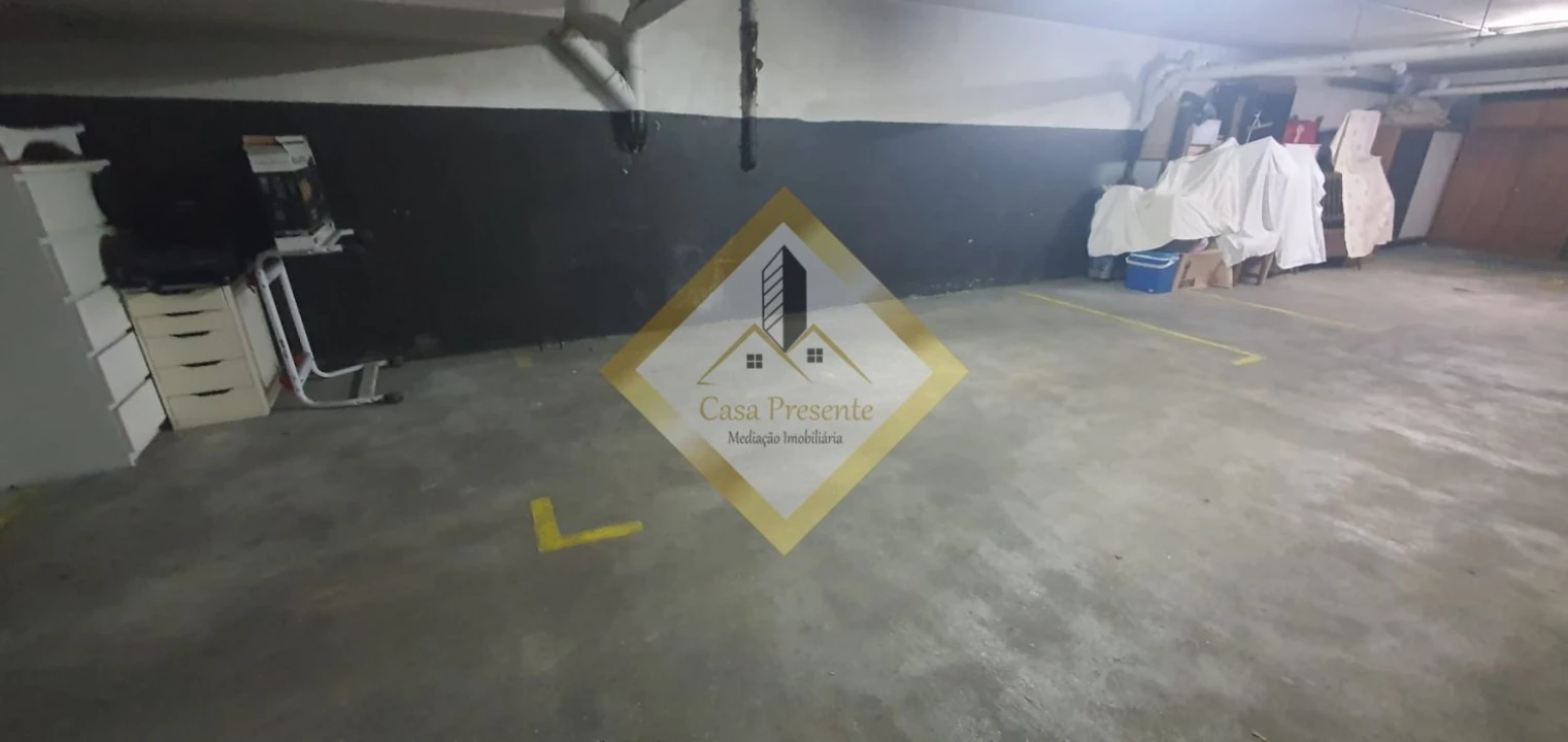 Garagem para Venda em Mafamude e Vilar do Paraíso Foto 3