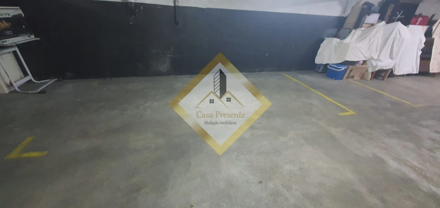 Garagem para Venda em Mafamude e Vilar do Paraíso Foto 2