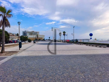 Loja para Arrendamento em Espinho