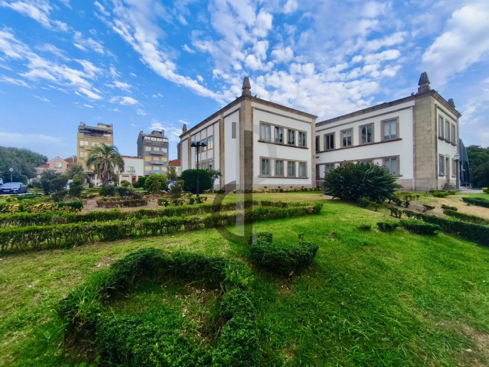 Loja para Arrendamento em Espinho Foto 11