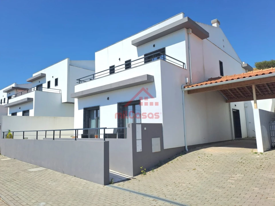 Moradia T3 para Venda em Turcifal Foto 2