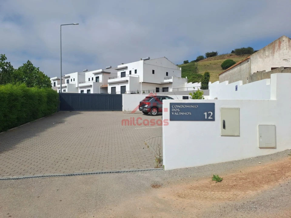 Moradia T3 para Venda em Turcifal Foto 41