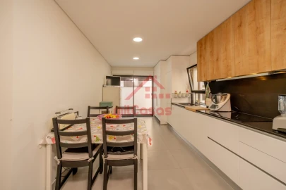 Apartamento T3 para Venda em Santa Maria, São Pedro e Matacães