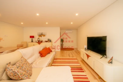 Apartamento T3 para Venda em Santa Maria, São Pedro e Matacães