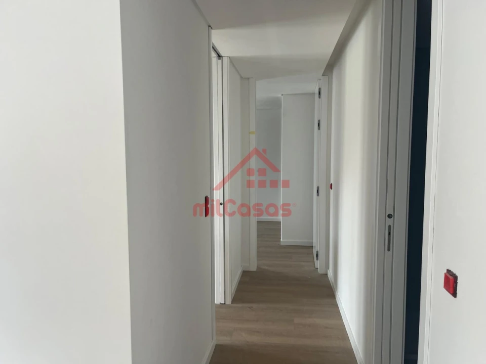 Apartamento T2 para Venda em Santa Maria, São Pedro e Matacães Foto 21