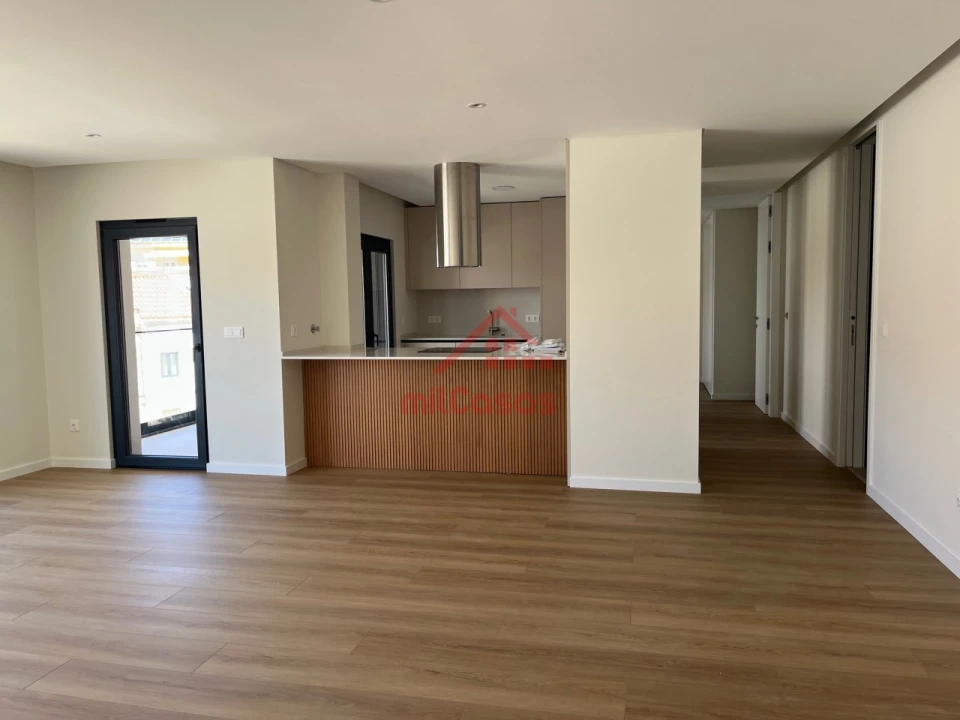 Apartamento T2 para Venda em Santa Maria, São Pedro e Matacães Foto 8
