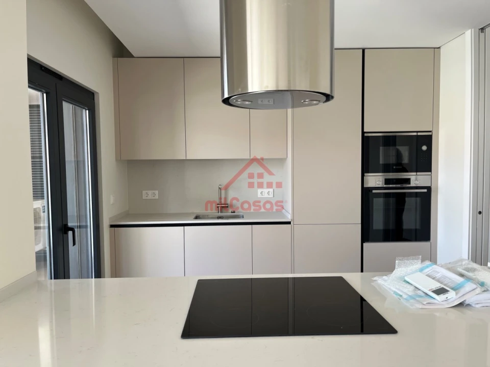 Apartamento T2 para Venda em Santa Maria, São Pedro e Matacães Foto 10