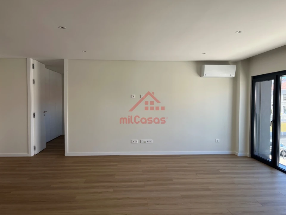 Apartamento T2 para Venda em Santa Maria, São Pedro e Matacães Foto 13