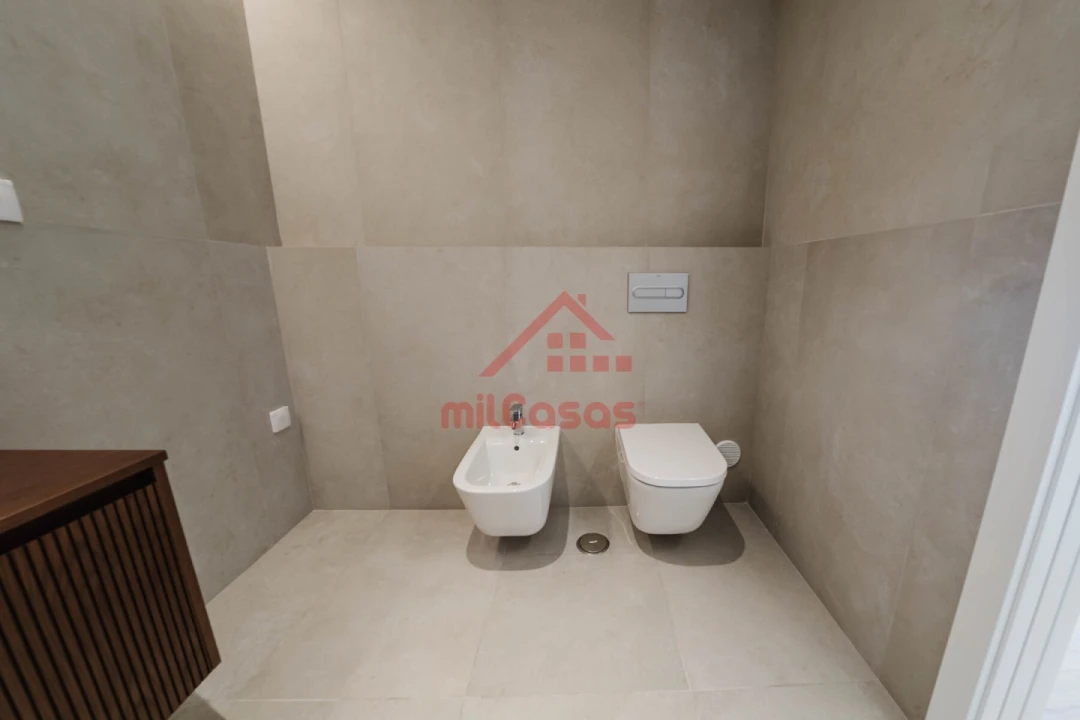 Apartamento T2 para Venda em Santa Maria, São Pedro e Matacães Foto 30