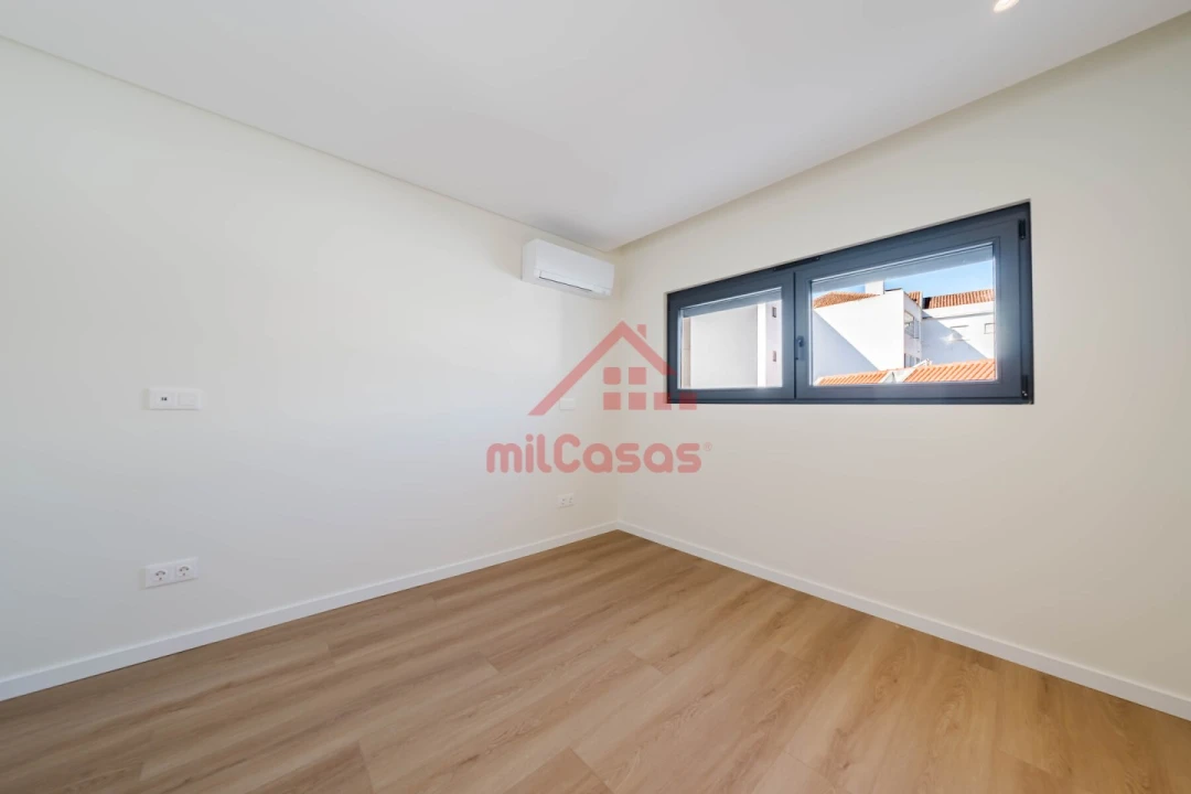Apartamento T2 para Venda em Santa Maria, São Pedro e Matacães Foto 33