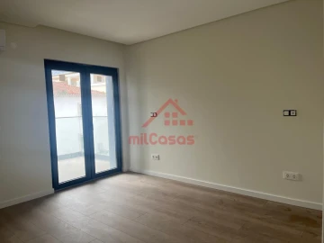 Apartamento T2 para Venda em Santa Maria, São Pedro e Matacães