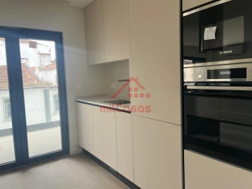 Apartamento T2 para Venda em Santa Maria, São Pedro e Matacães