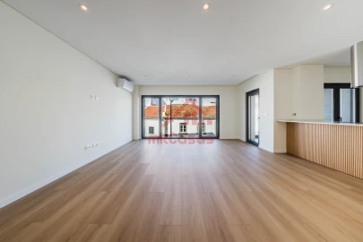 Apartamento T2 para Venda em Santa Maria, São Pedro e Matacães