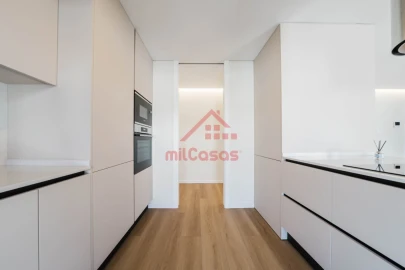 Apartamento T2 para Venda em Santa Maria, São Pedro e Matacães