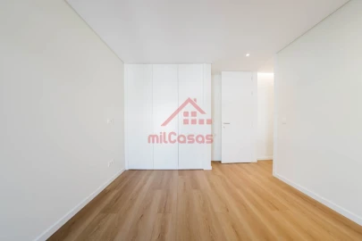 Apartamento T2 para Venda em Santa Maria, São Pedro e Matacães