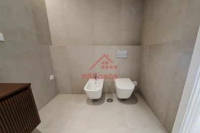 Apartamento T2 para Venda em Santa Maria, São Pedro e Matacães