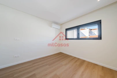 Apartamento T2 para Venda em Santa Maria, São Pedro e Matacães