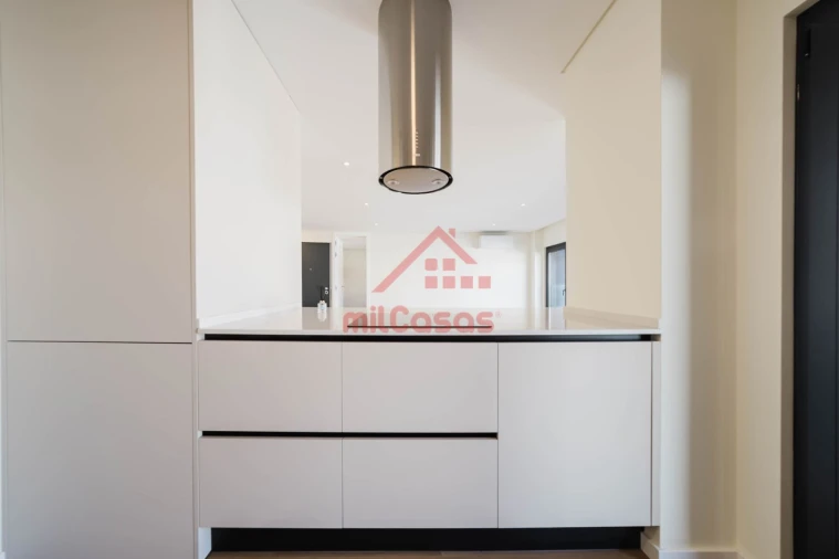 Apartamento T2 para Venda em Santa Maria, São Pedro e Matacães Foto 19