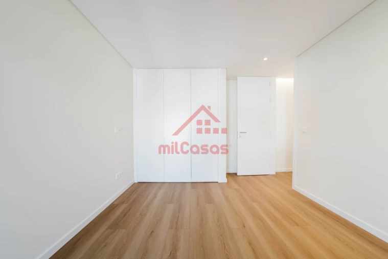 Apartamento T2 para Venda em Santa Maria, São Pedro e Matacães Foto 28