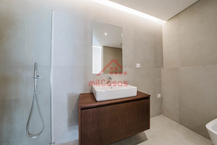 Apartamento T2 para Venda em Santa Maria, São Pedro e Matacães Foto 29