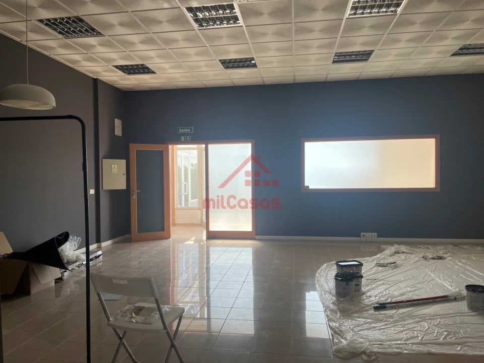 Escritório para Arrendamento em Santa Maria, São Pedro e Matacães Foto 5