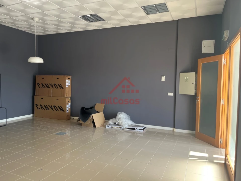 Escritório para Arrendamento em Santa Maria, São Pedro e Matacães Foto 7