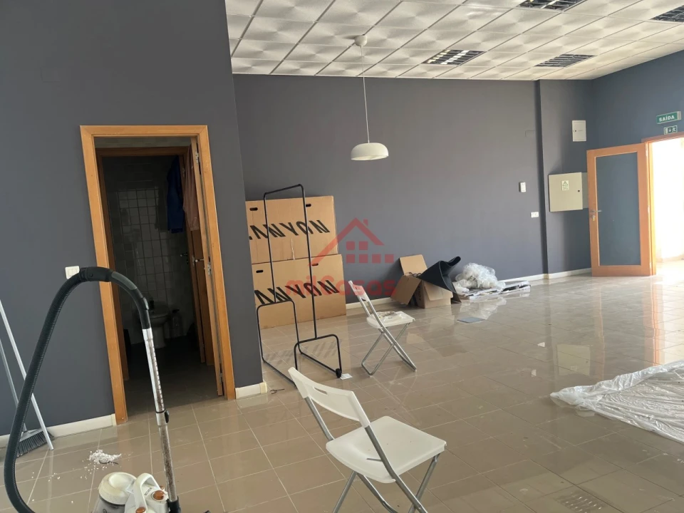 Escritório para Arrendamento em Santa Maria, São Pedro e Matacães Foto 14