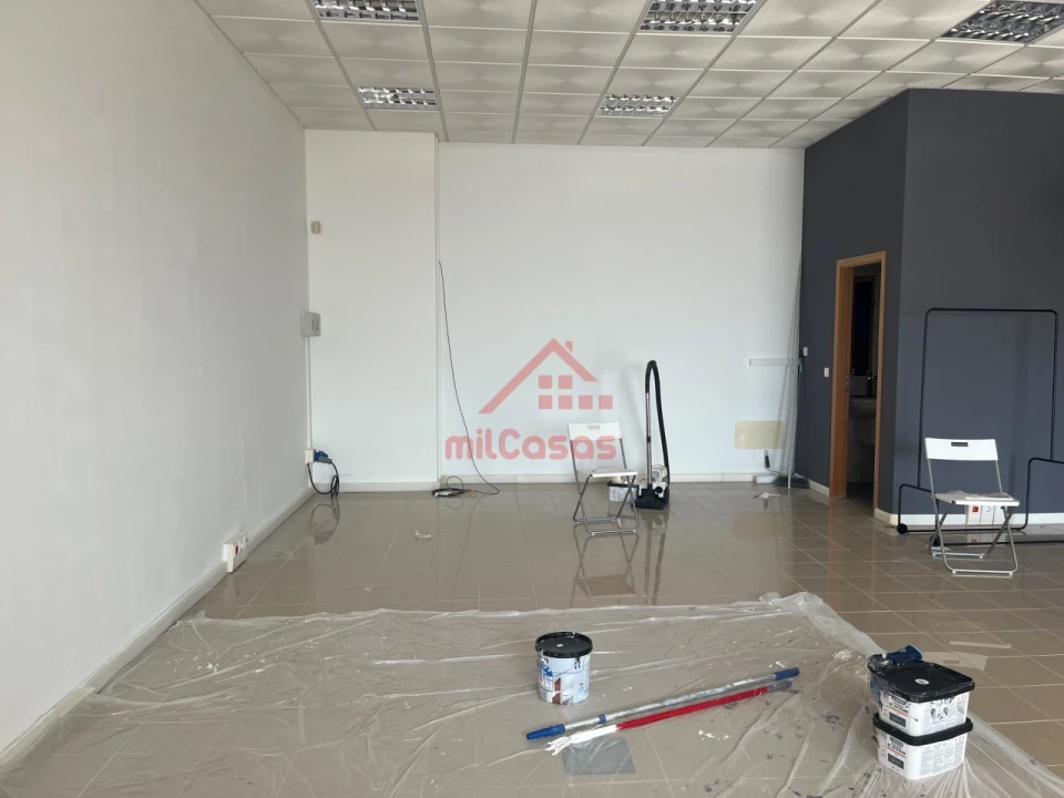 Escritório para Arrendamento em Santa Maria, São Pedro e Matacães Foto 18