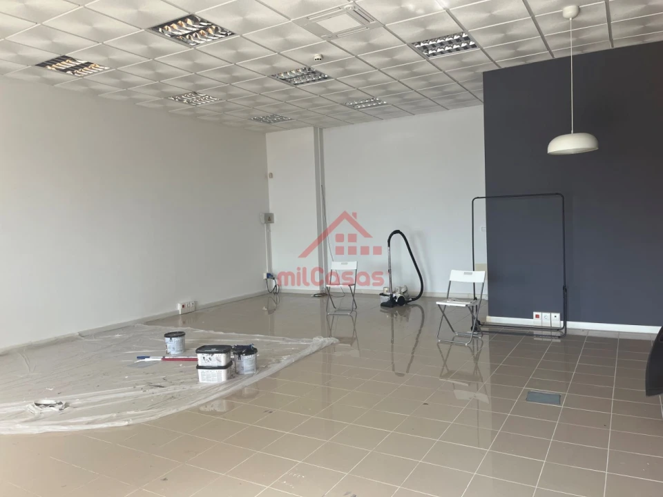 Escritório para Arrendamento em Santa Maria, São Pedro e Matacães Foto 20