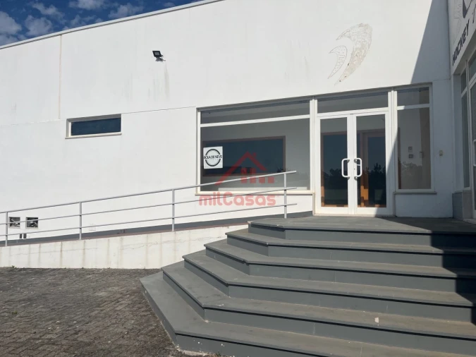 Escritório para Arrendamento em Santa Maria, São Pedro e Matacães Foto 2