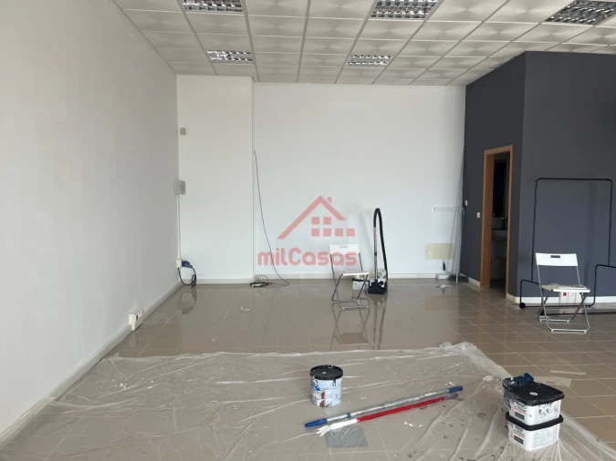 Escritório para Arrendamento em Santa Maria, São Pedro e Matacães Foto 18