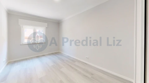 Apartamento T2 para Venda em Corroios