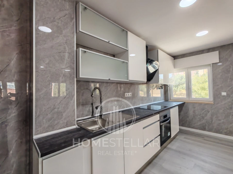 Apartamento T2 para Venda em Corroios Foto 3